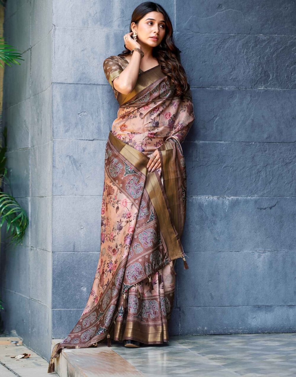 Cream Silk Printed Saree - Image 4